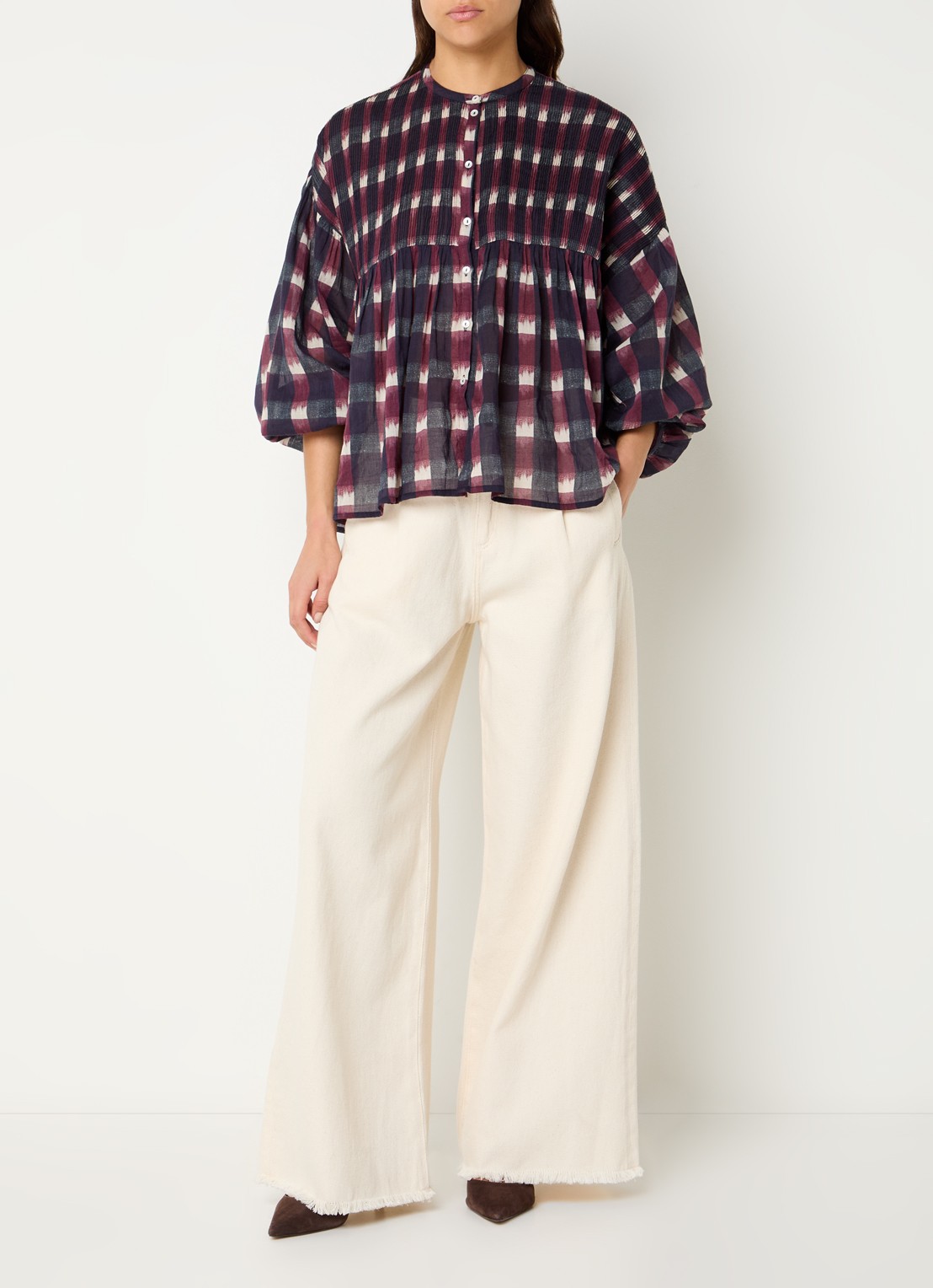 by-bar Mine Ikat blouse met ruitdessin en smockwerk - voorkant 2 bordeauxrood
