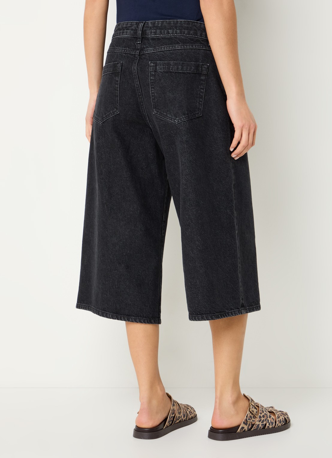 by-bar Noho mid waist wide fit culotte van denim - achterkant zwart