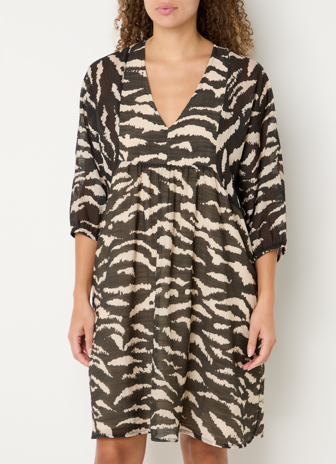 by-bar Philou mini jurk met zebraprint en ballonmouw - detail 4 bronsgroen