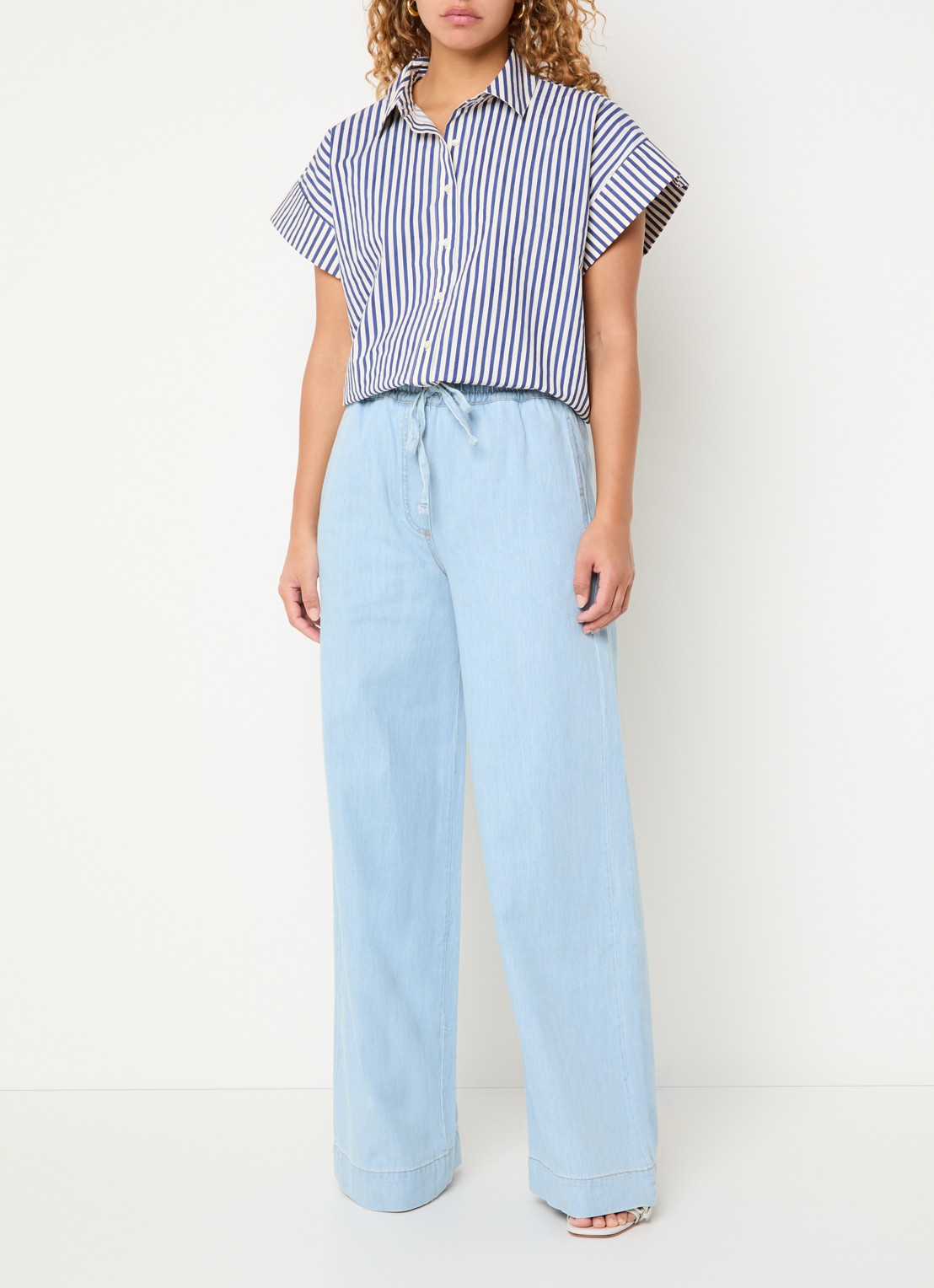 by-bar Pixie blouse met streepprint en vlindermouw - voorkant 2 blauw