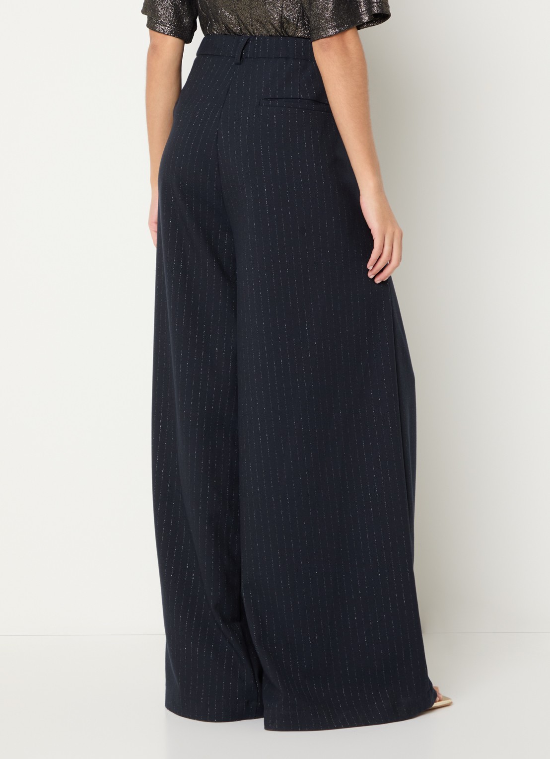 by-bar Sef Sparkle mid waist wide fit palazzo broek met lurex streepprint en steekzakken - achterkant 2 donkerblauw