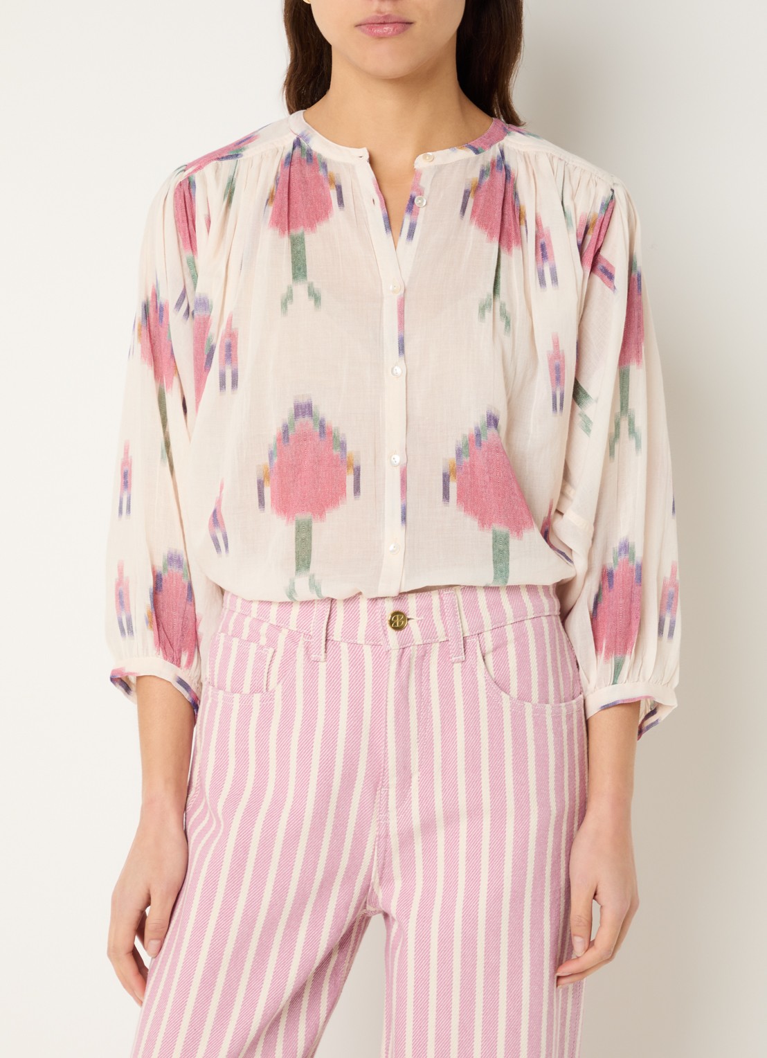 by-bar Tara semi-transparante blouse met print - detail gebroken wit