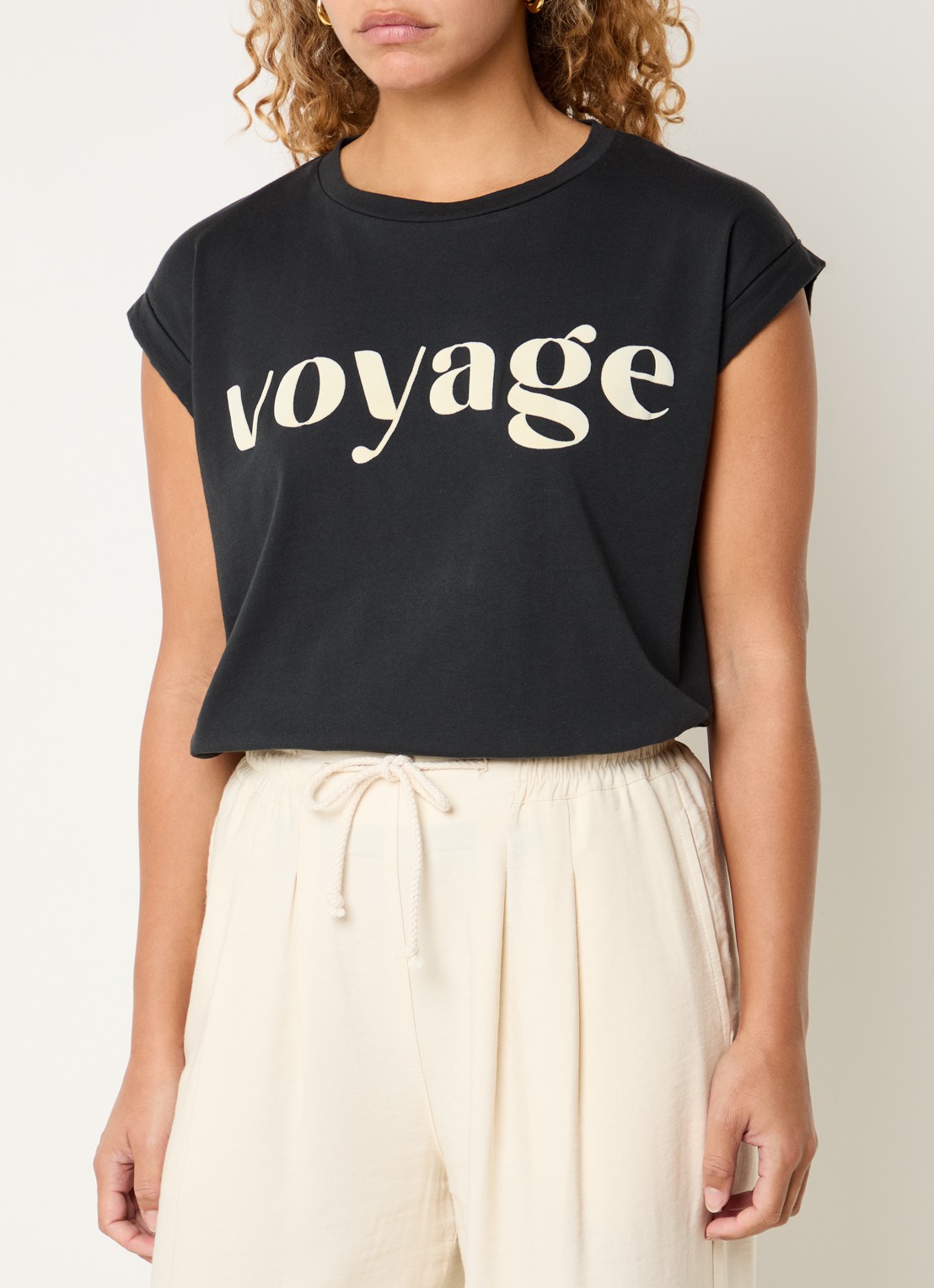 by-bar Tobi top met print - detail 2 antraciet