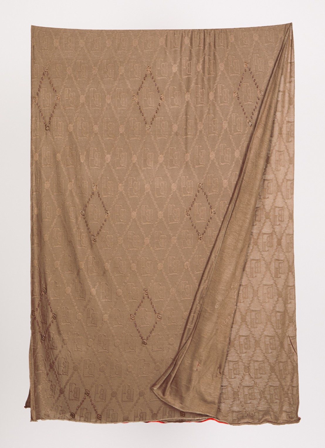 BYLIMA Darkbrown handwork sjaal met strass 200 x 75 cm - detail bruin
