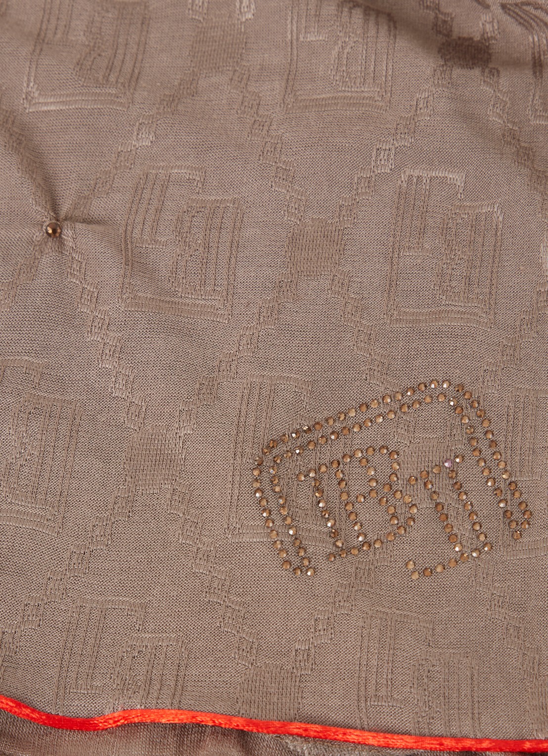 BYLIMA Enchante sjaal met logoprint en strass 190 x 75 cm - detail 2 donkerbeige