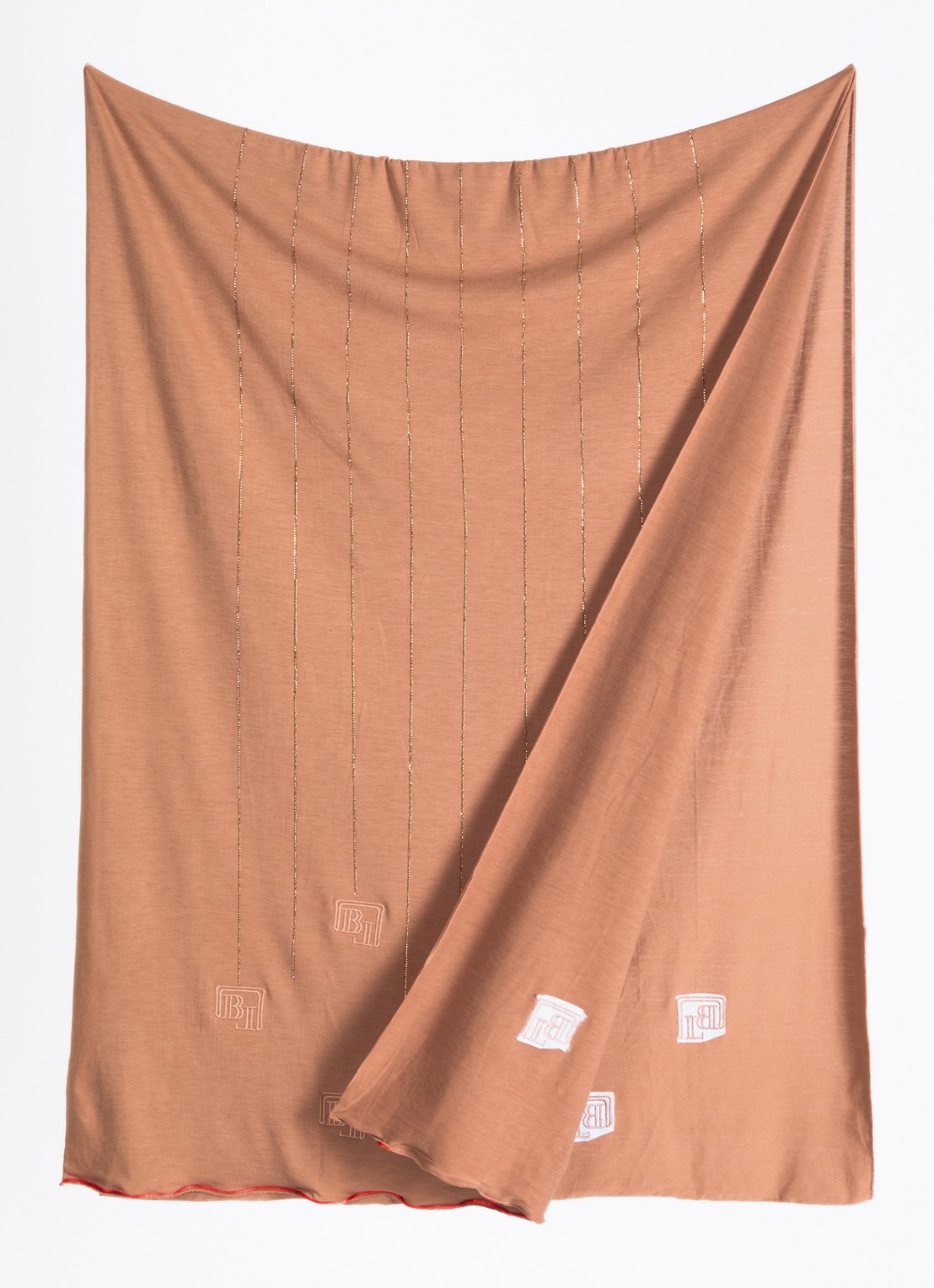 BYLIMA Ricamo sjaal met strass 200 x 75 cm - detail 2 camel
