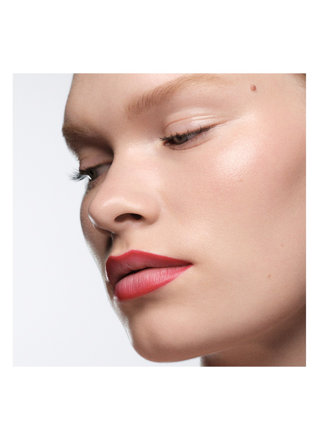 Byredo Lip Pencil - lippotlood - detail red
