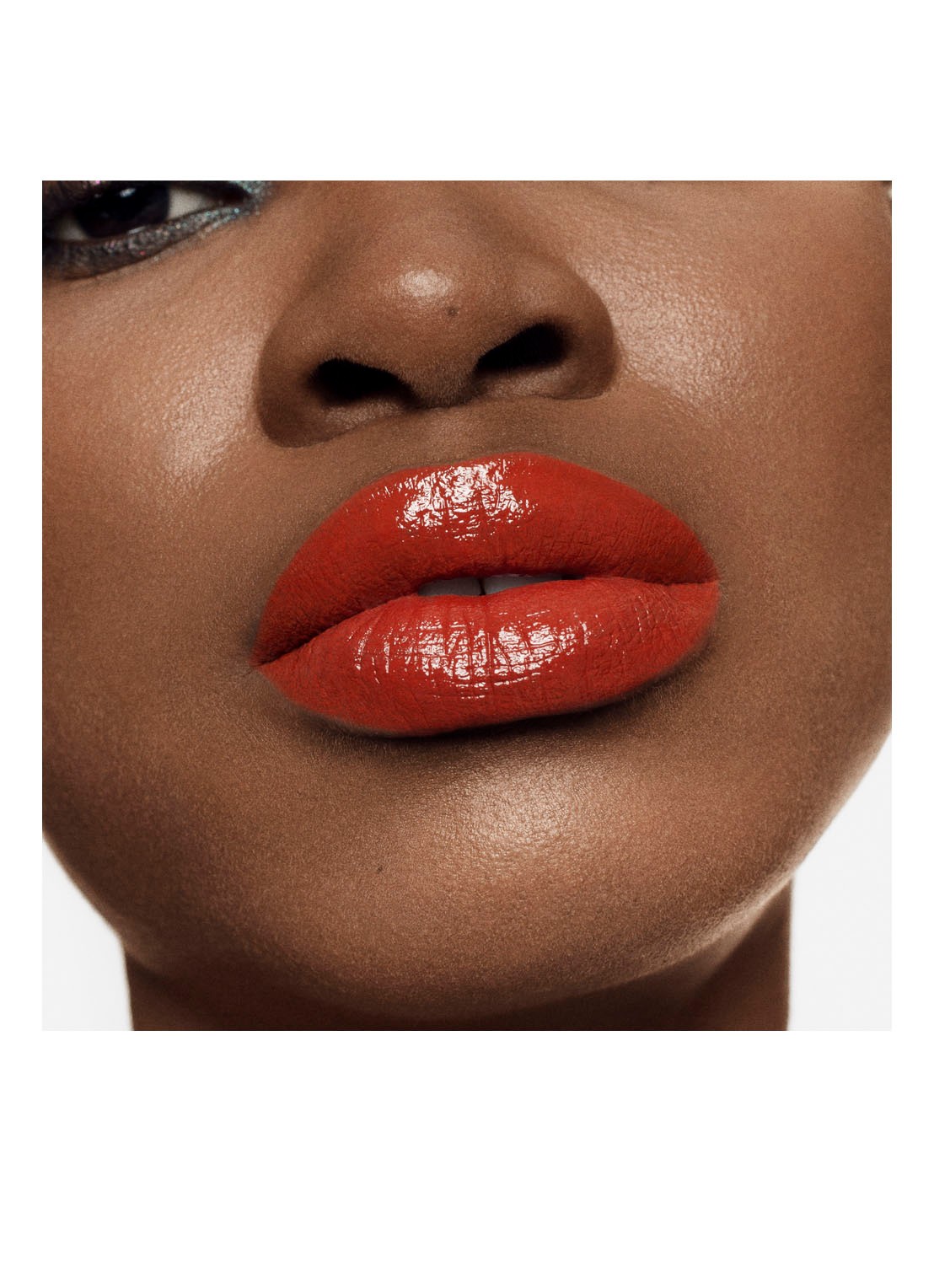 Byredo Liquid Lipstick Vinyl - vloeibare lipstick - detail 5 auburn 222