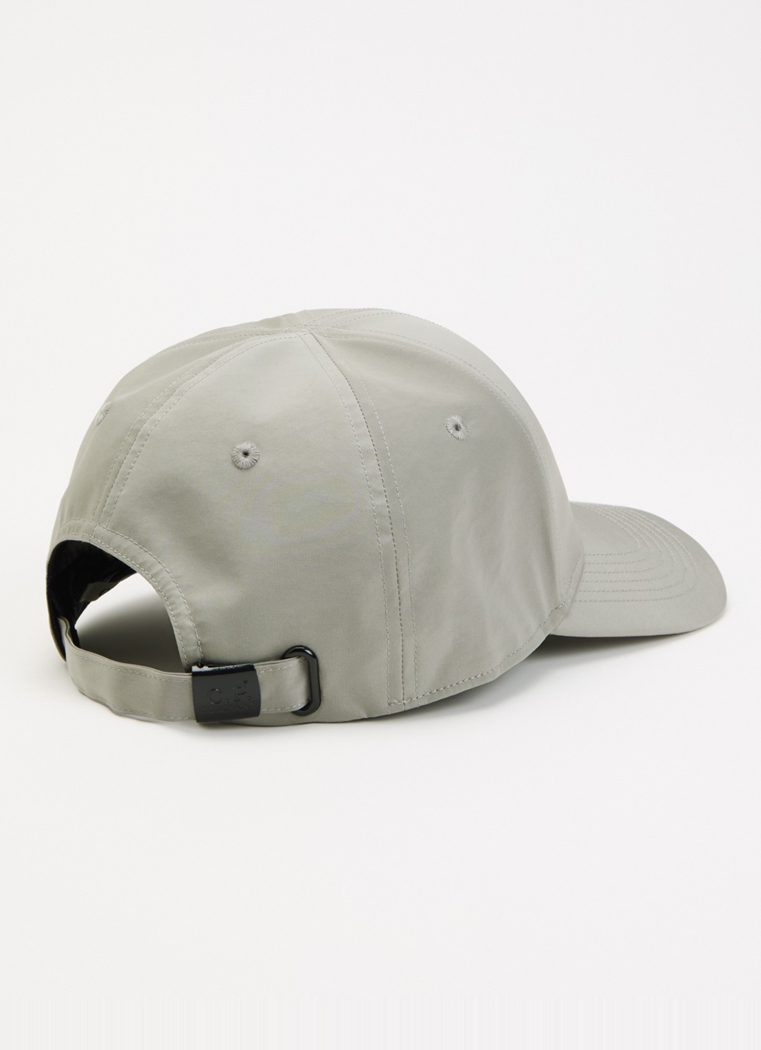 C.P. Company Chrome pet met logoborduring  - detail beige