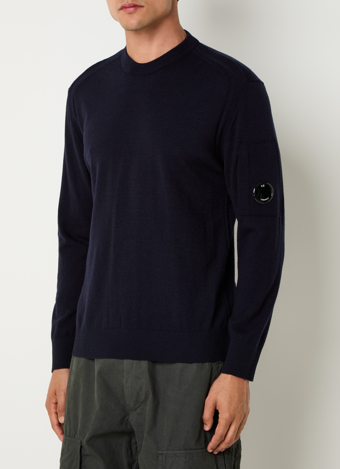 C.P. Company Fijngebreide pullover in wolblend met ritszak - detail 2 zwart
