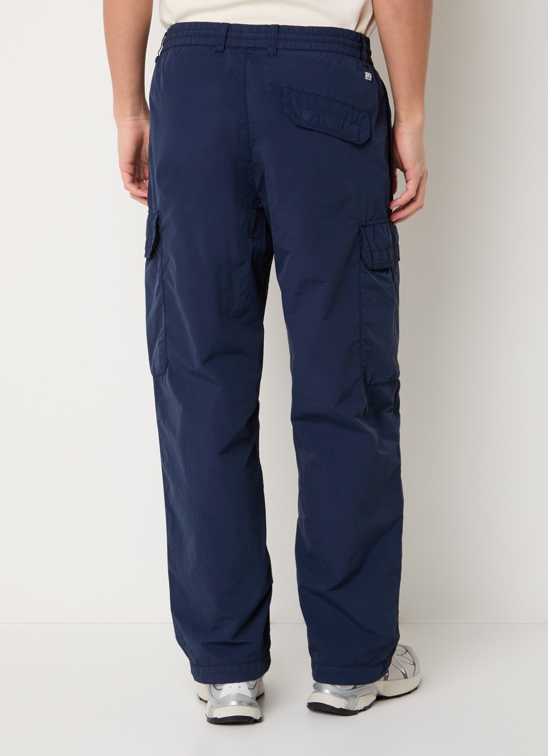 C.P. Company Flatt straight fit cargobroek met steekzakken - achterkant donkerblauw