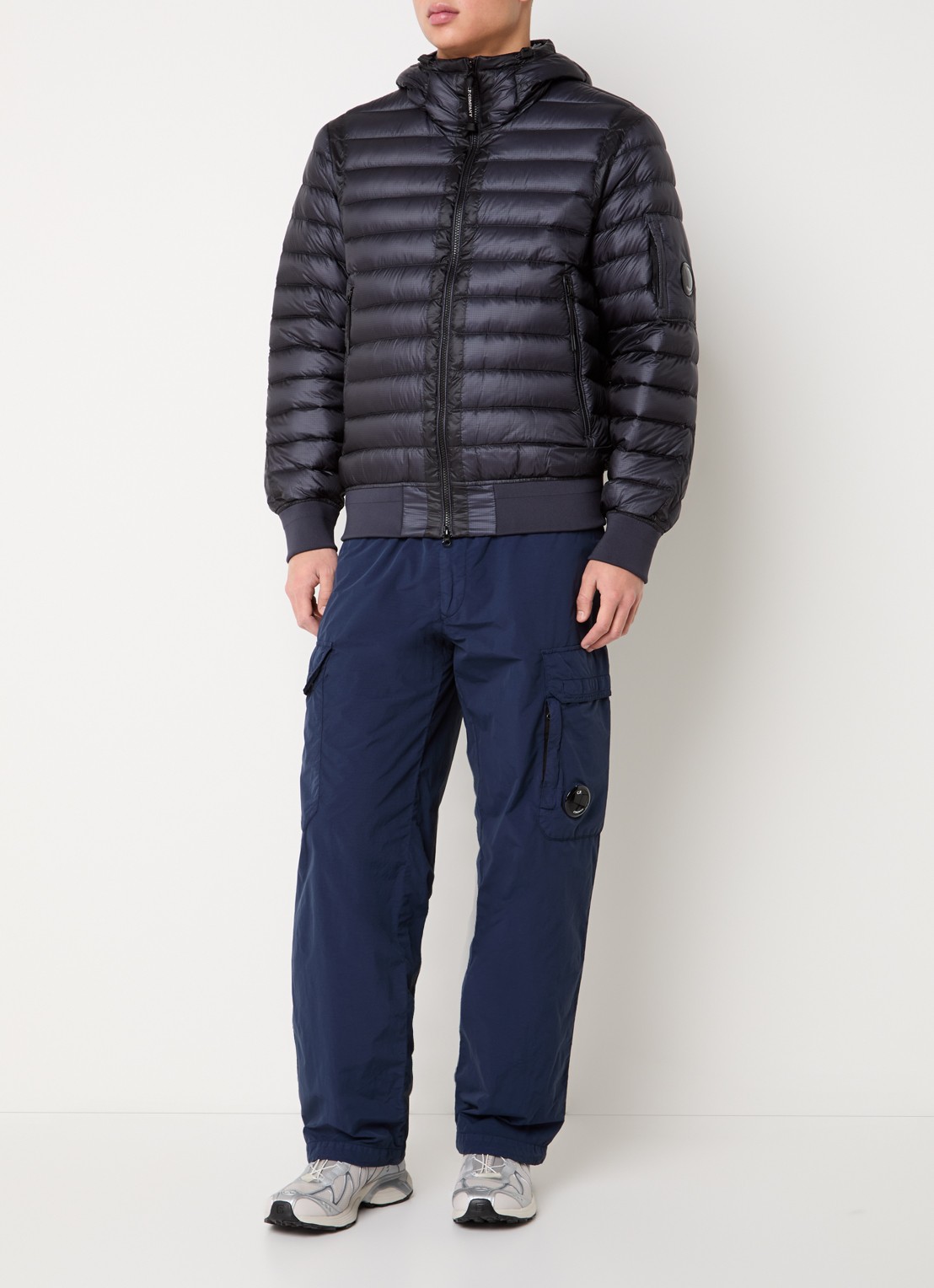 C.P. Company Flatt straight fit cargobroek met steekzakken - voorkant 3 donkerblauw