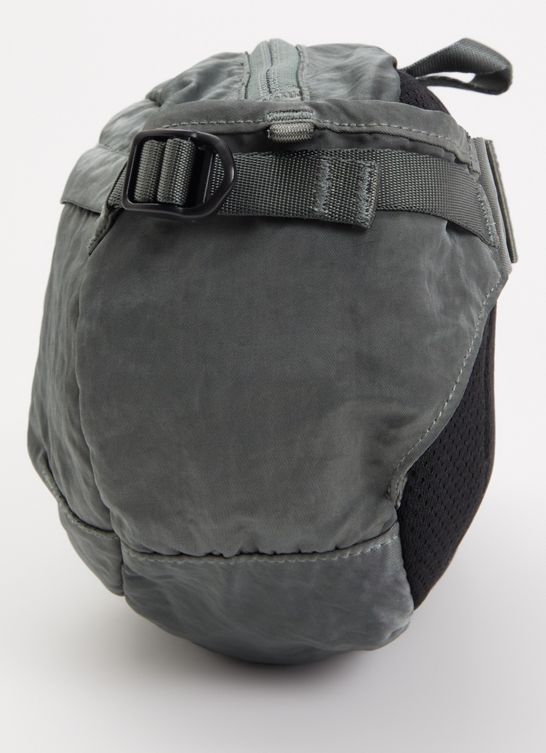 C.P. Company Nylon B Lens heuptas met logo - detail 4 olijfgroen