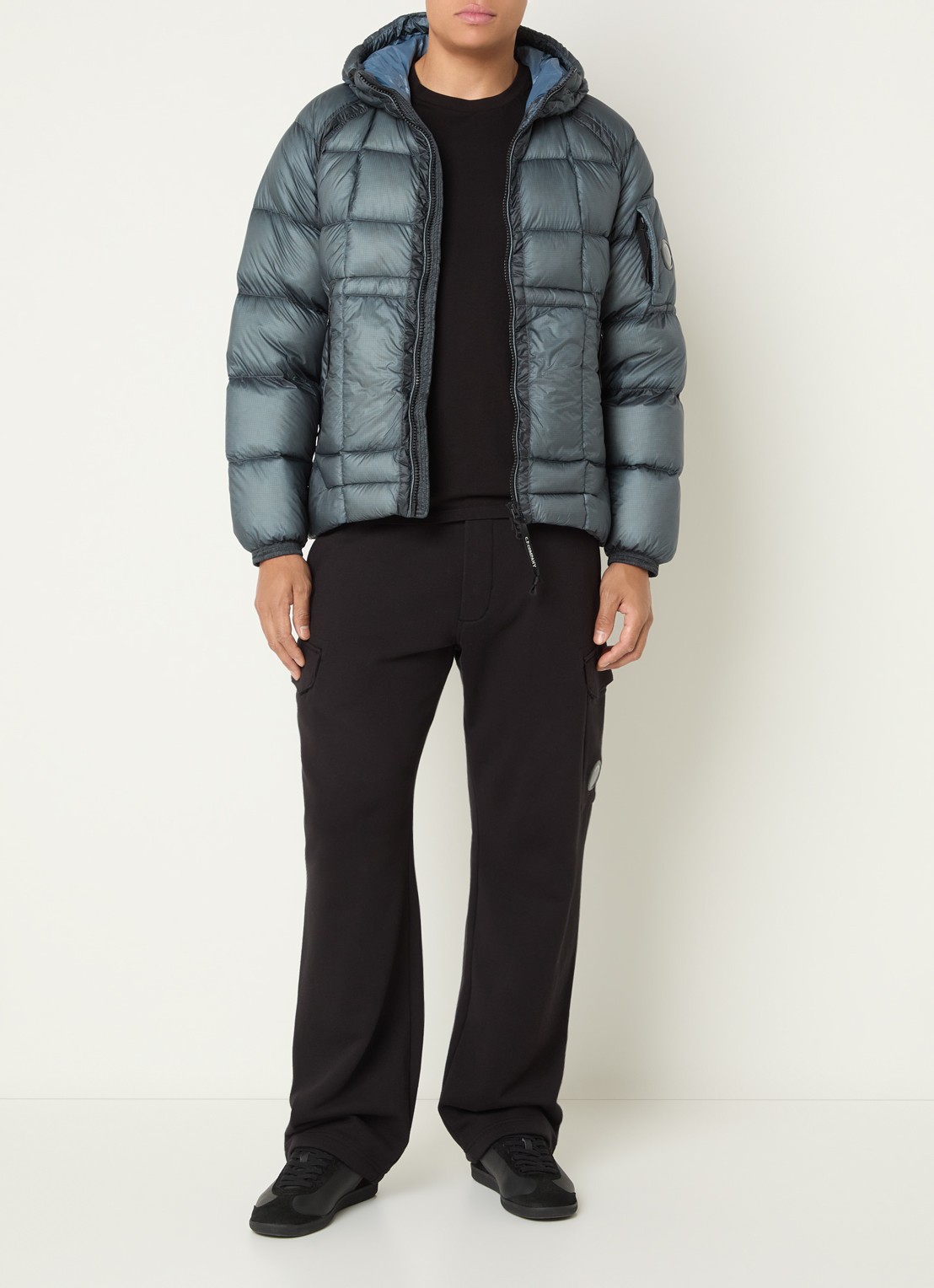 C.P. Company Puffer jack met ritszakken en capuchon - voorkant 4 blauw