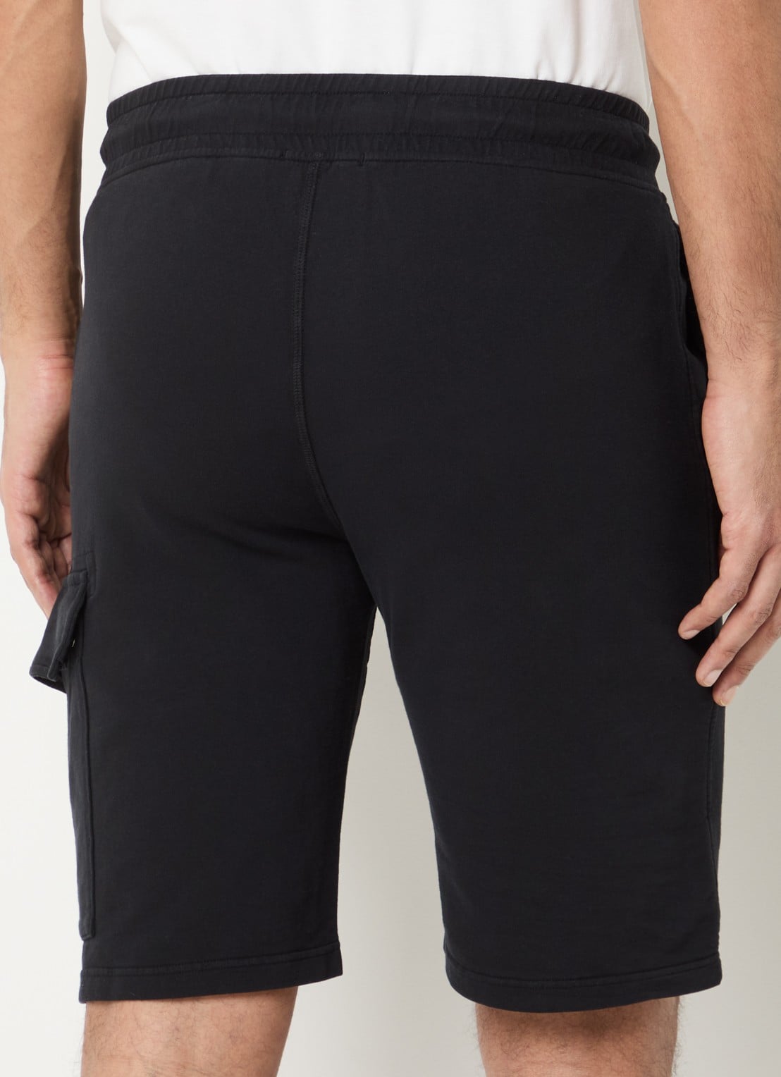 C.P. Company Slim fit korte cargobroek met logo - achterkant 3 zwart