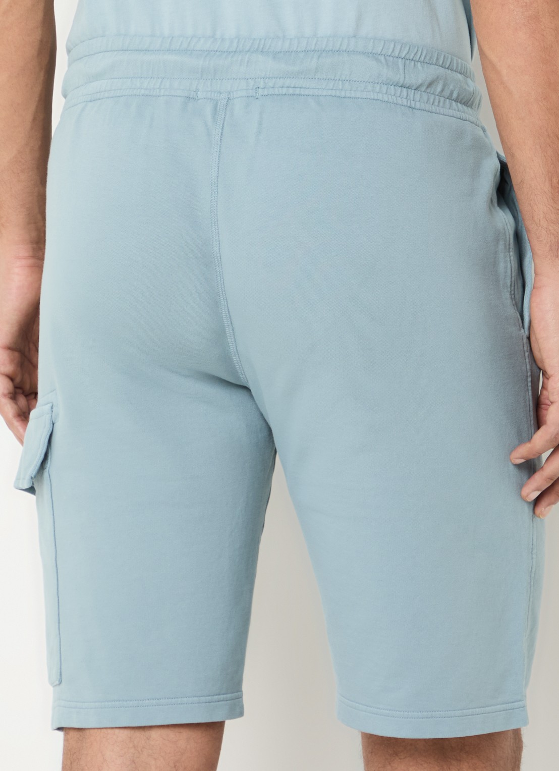 C.P. Company Slim fit korte cargobroek met logo - achterkant 3 blauw