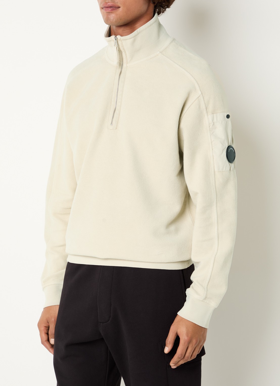 C.P. Company Sweater met halve rits - detail ivoor