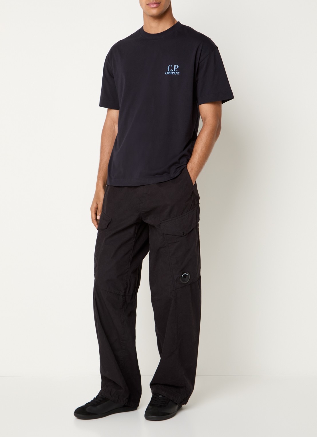 C.P. Company T-shirt met logo en backprint - voorkant 2 donkerblauw