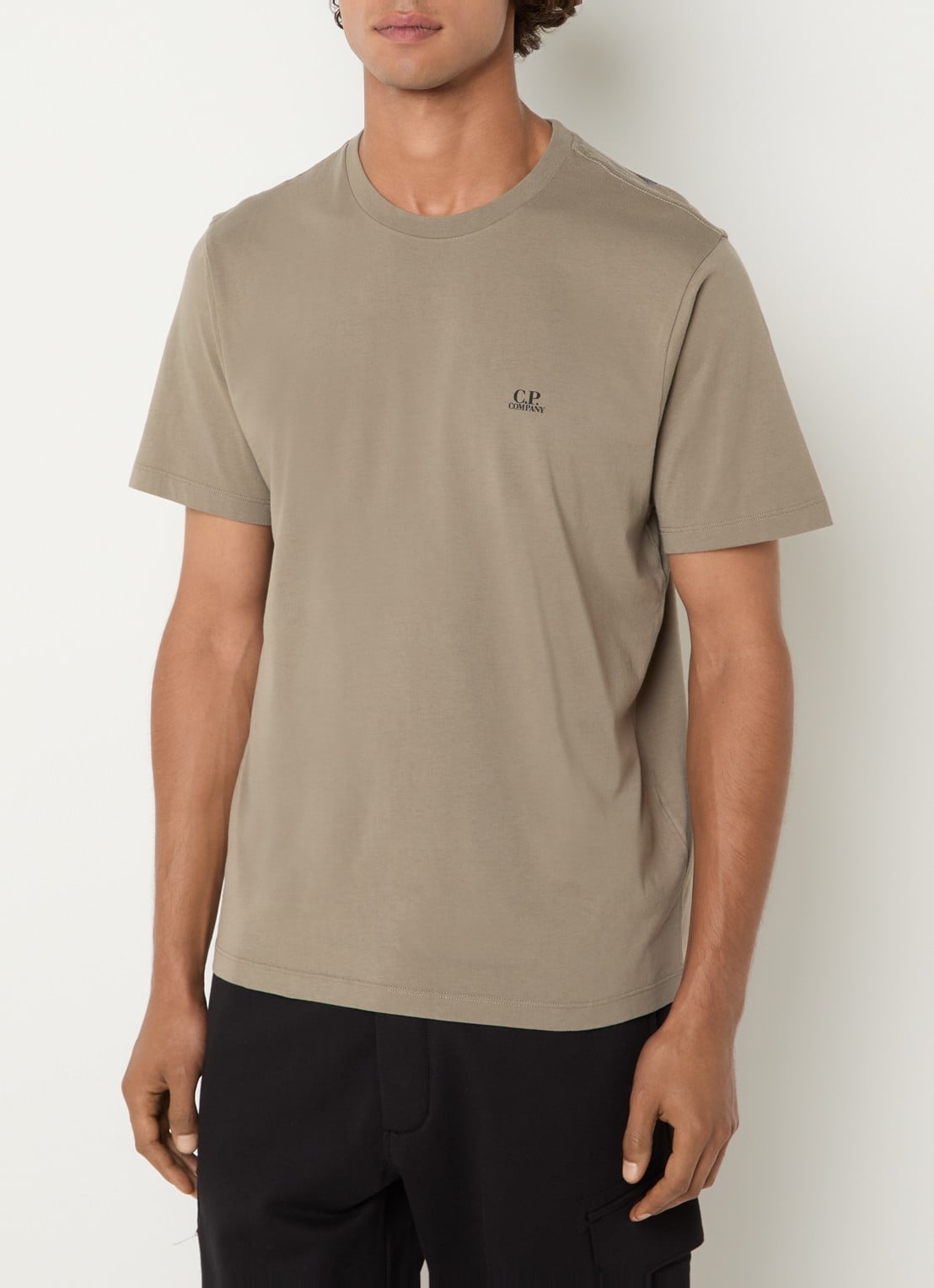 C.P. Company T-shirt met logo- en backprint - achterkant 4 olijfgroen