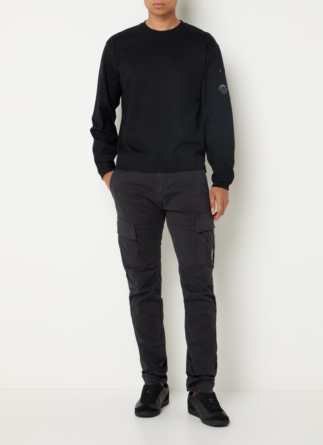 C.P. Company Tapered fit cargobroek met logo - voorkant 5 antraciet