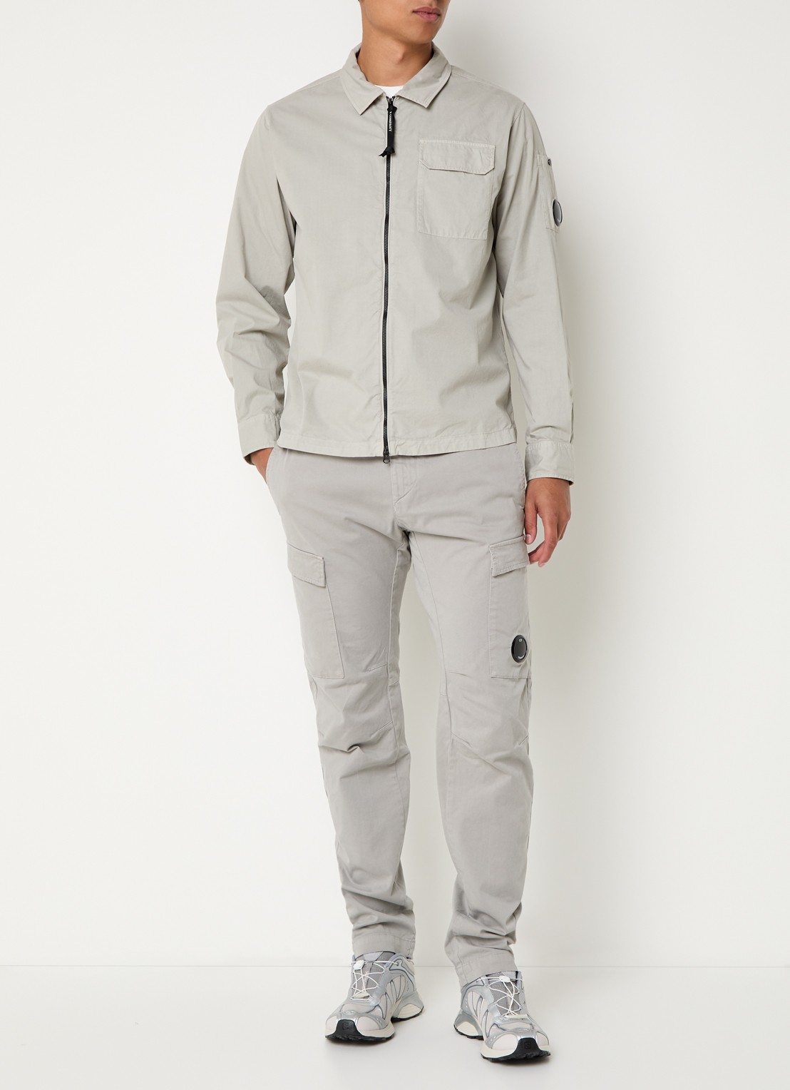 C.P. Company Tapered fit cargobroek met opgestikte zakken - voorkant 2 grijs