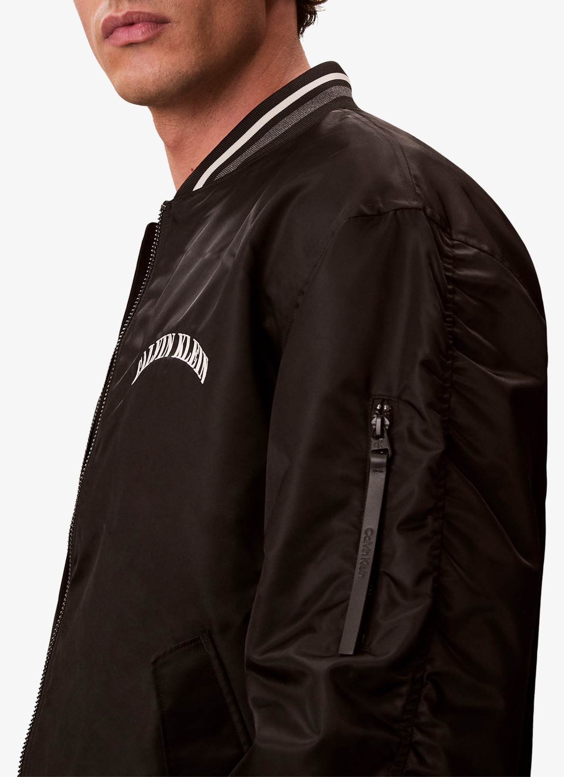 Calvin Klein Baseball jack met logo - detail 4 zwart