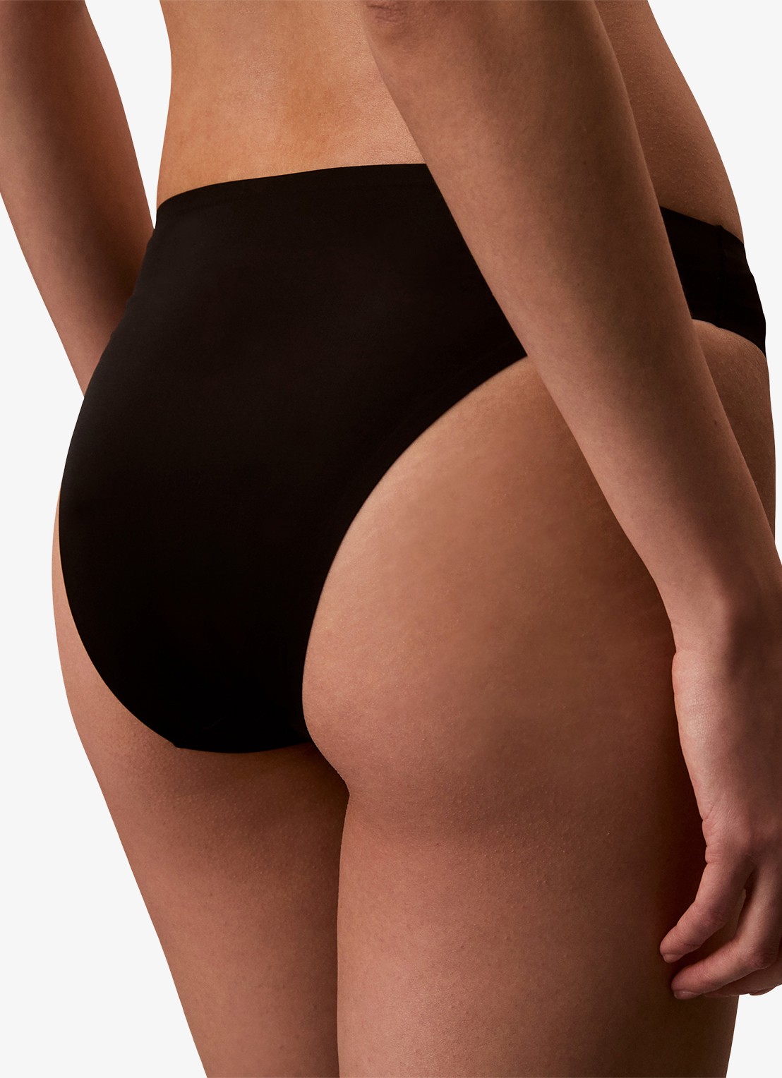 Calvin Klein Bikinislip met logo - achterkant 3 zwart
