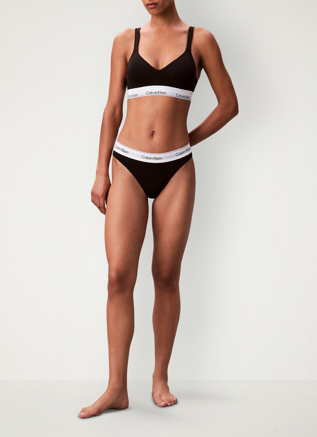Calvin Klein Bralette met logoband - voorkant 4 zwart