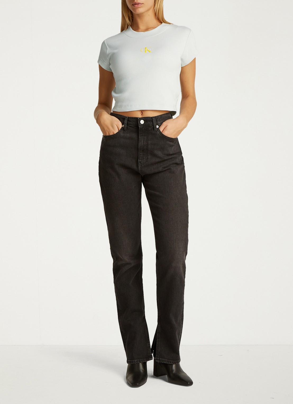 Calvin Klein Cropped T-shirt met logo - voorkant 2 mint