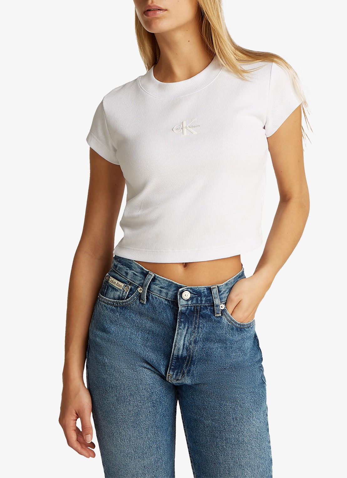 Calvin Klein Cropped T-shirt met logo - detail 4 wit