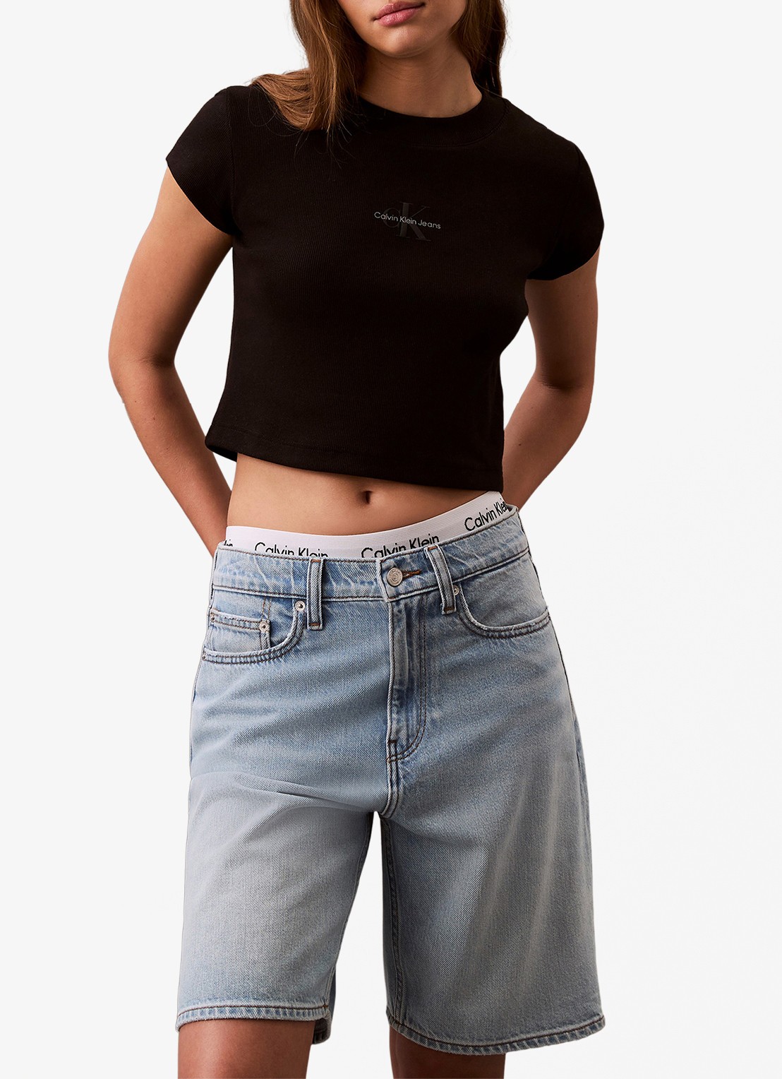 Calvin Klein Cropped T-shirt met logo - detail 3 zwart
