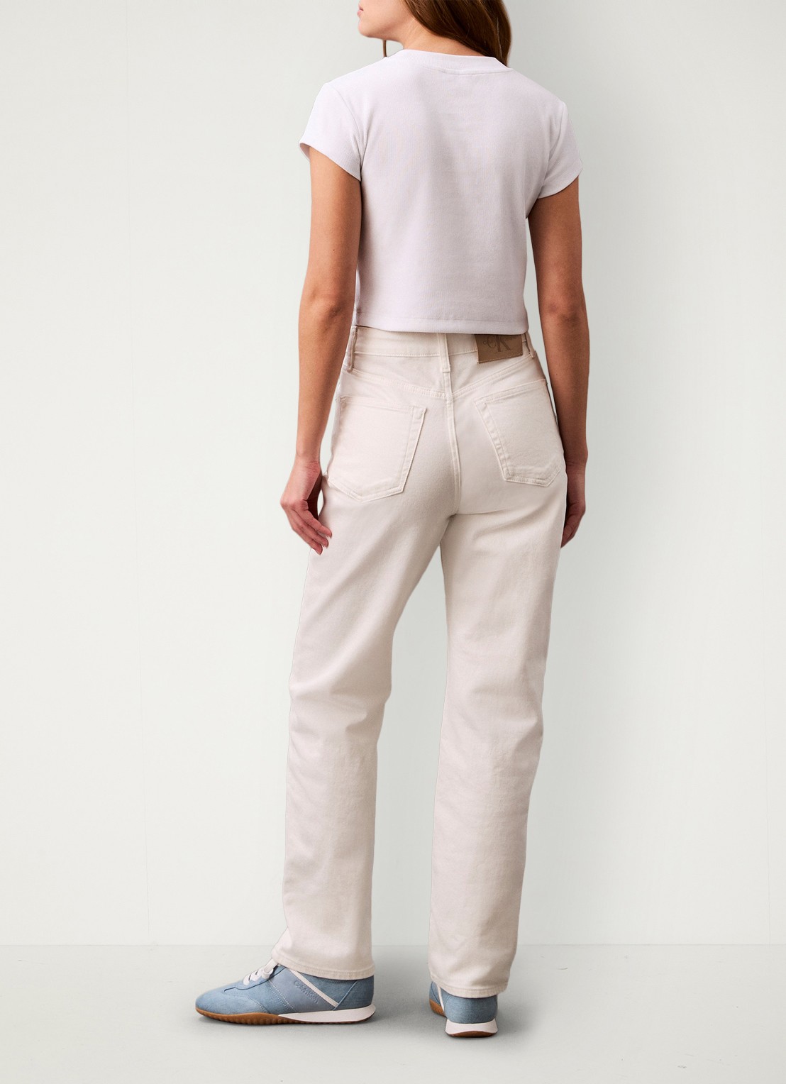 Calvin Klein Cropped T-shirt met logo - achterkant 6 gebroken wit
