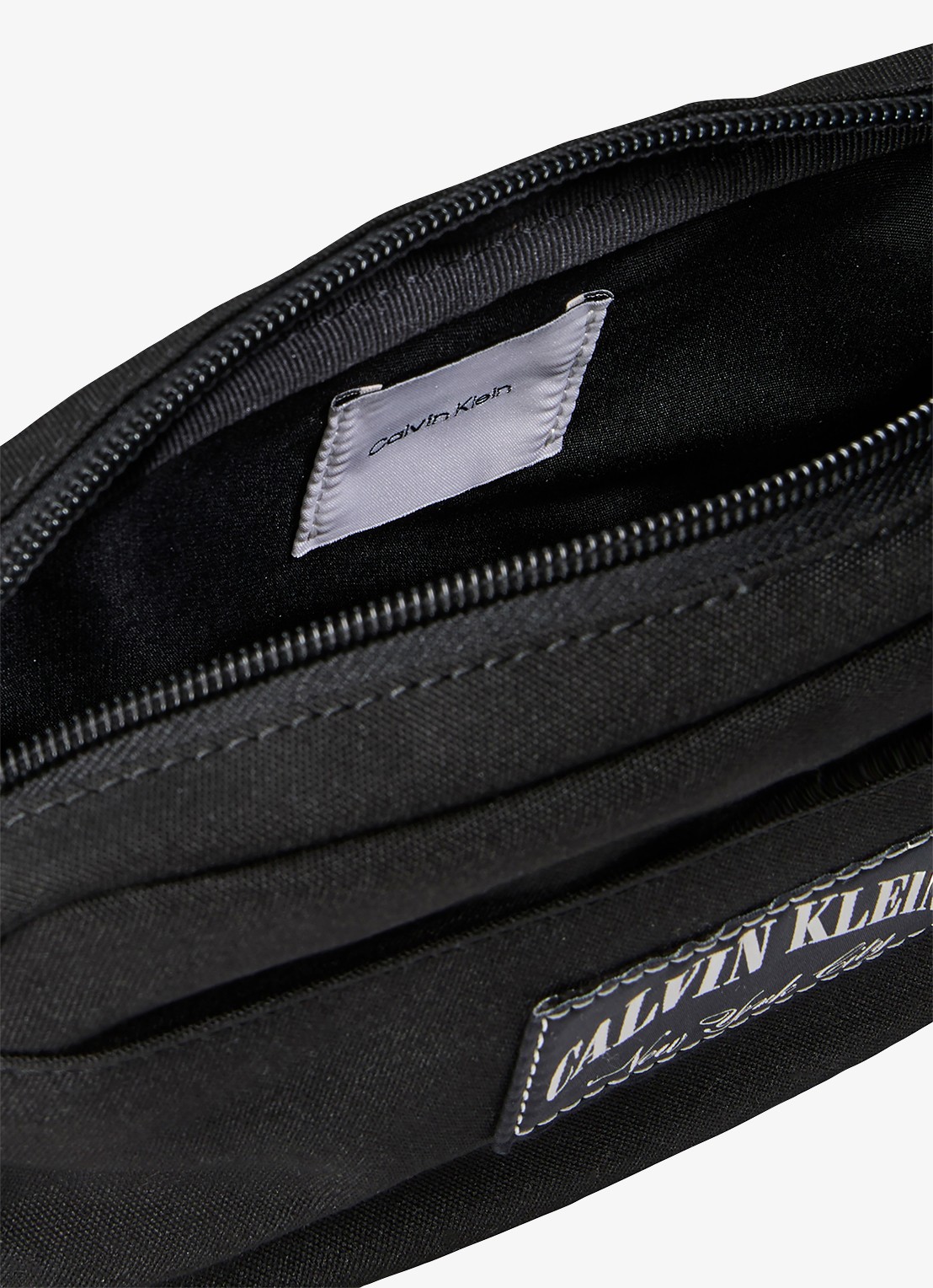 Calvin Klein Crossbodytas met logo en verstelbare schouderriem - detail 4 zwart