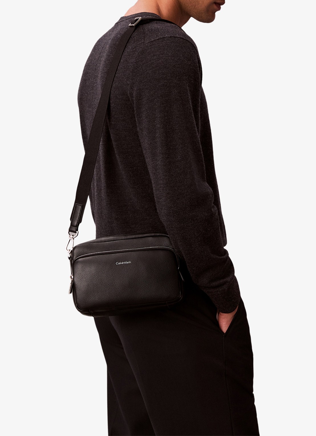 Calvin Klein Crossbodytas met logo - voorkant 2 zwart