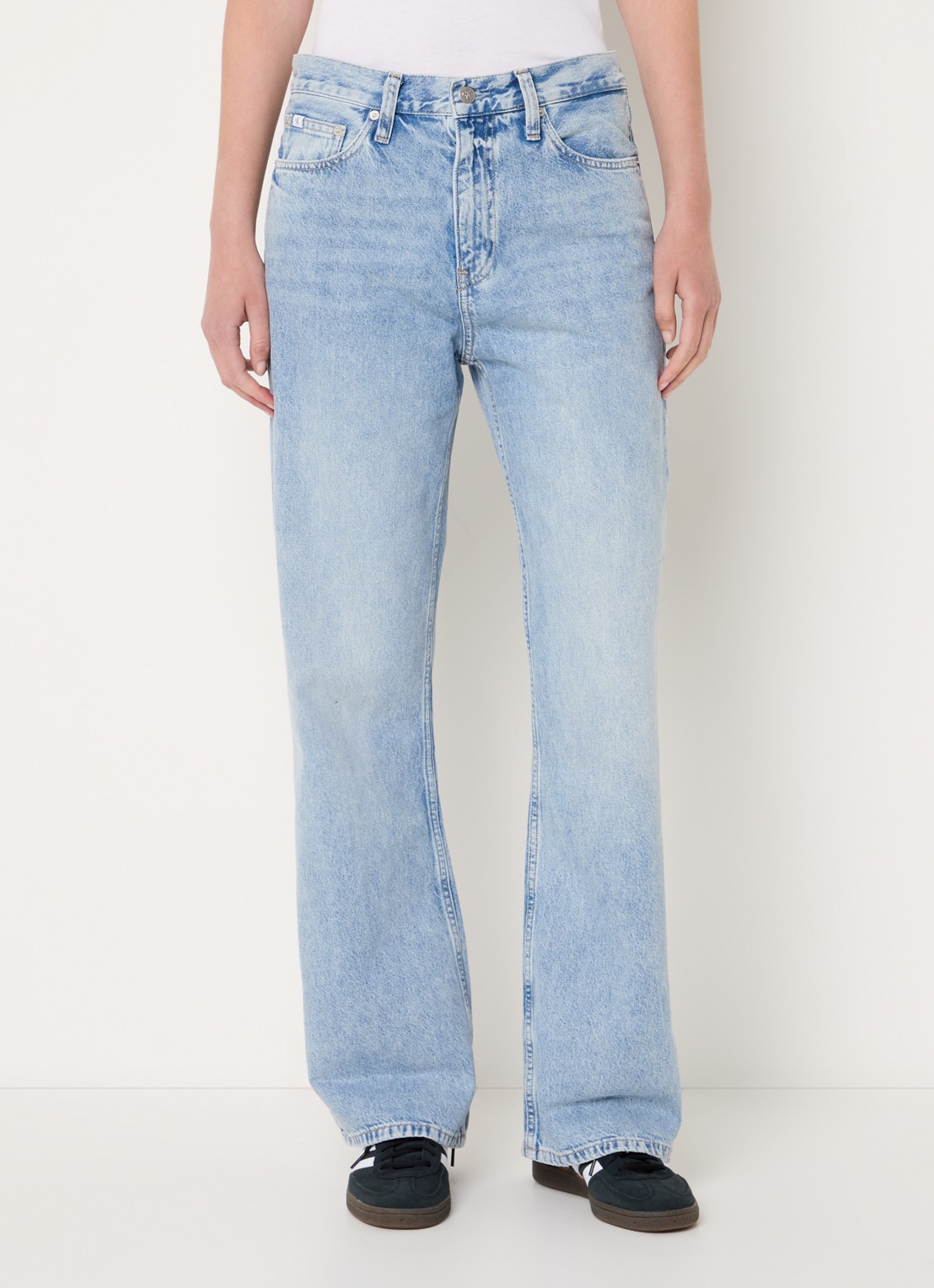 Calvin Klein High waist flared jeans met medium wassing - detail 4 indigo