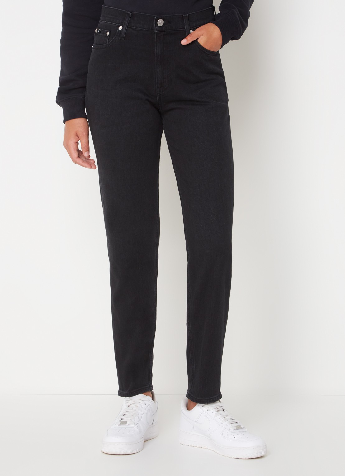 Calvin Klein High waist mom jeans met gekleurde wassing - detail zwart