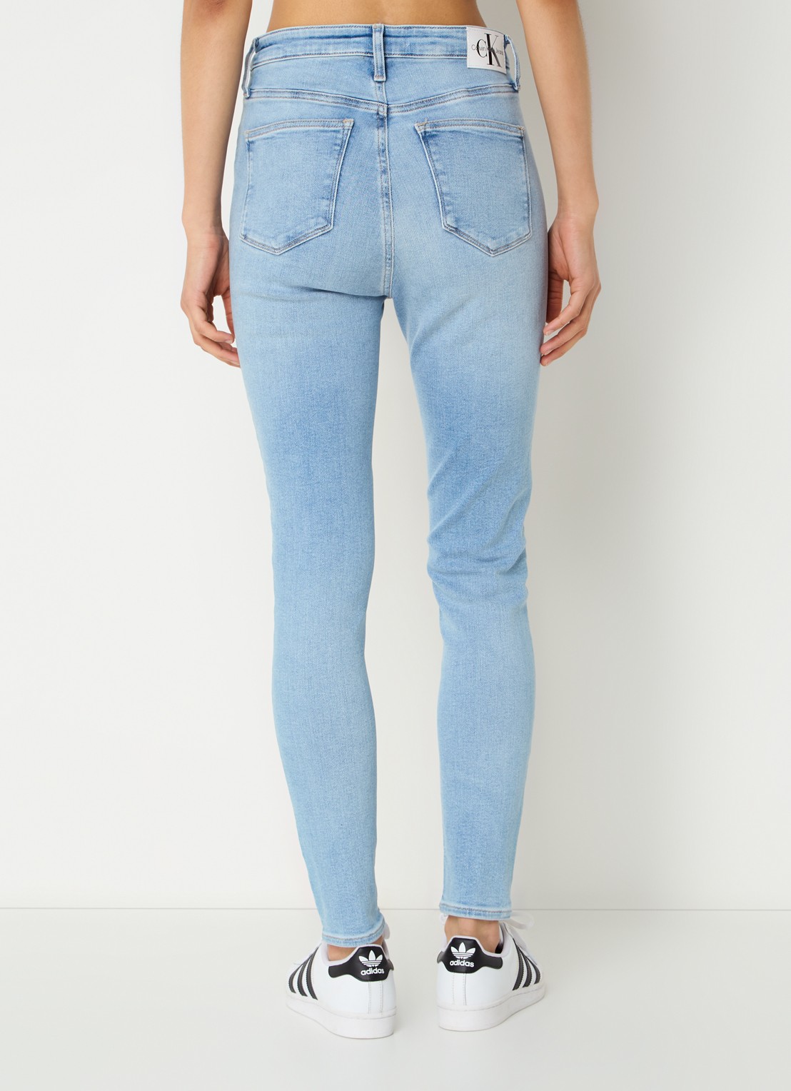 Calvin Klein High waist skinny jeans met lichte wassing - achterkant indigo
