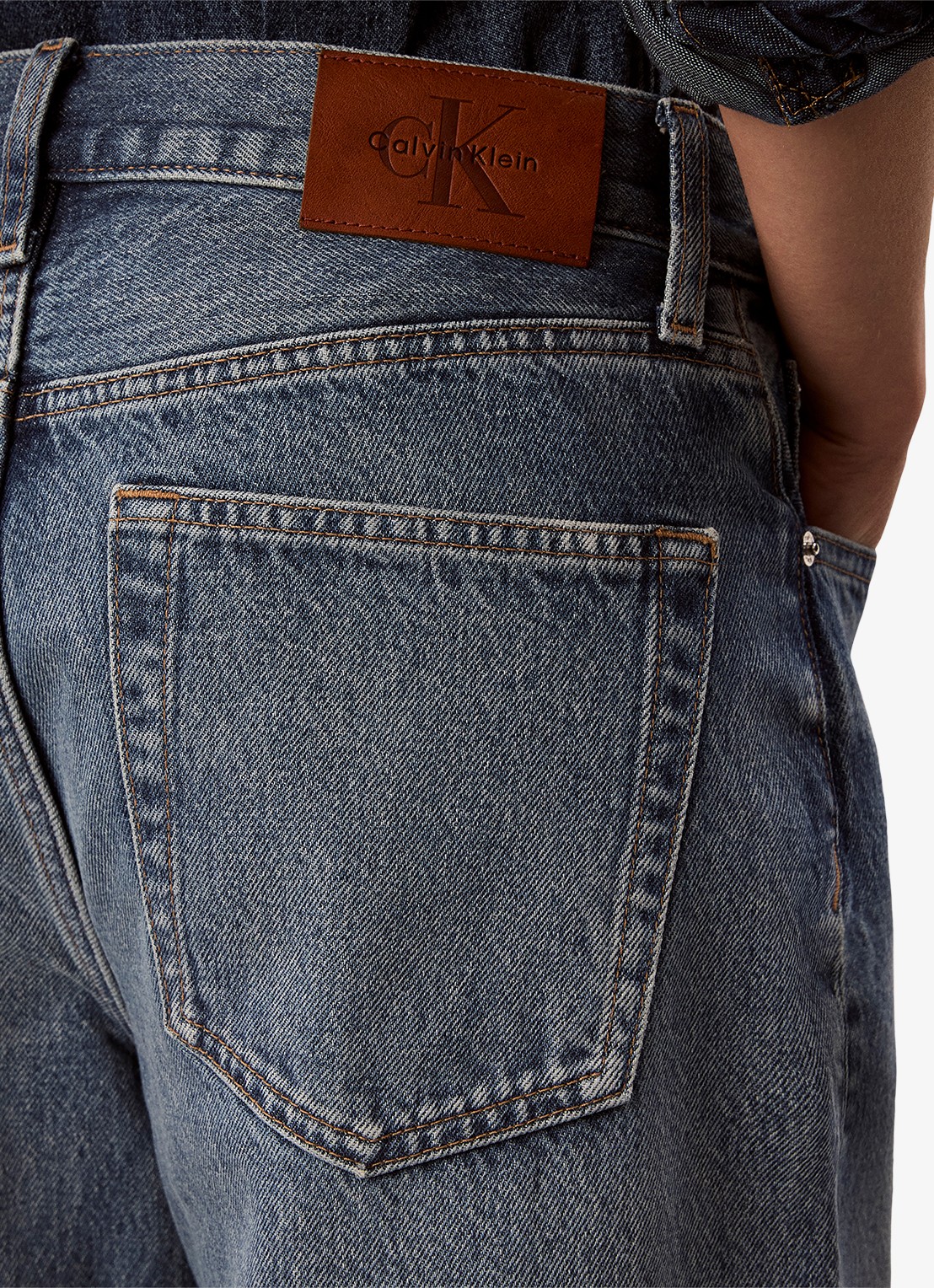 Calvin Klein High waist wide fit jeans met medium wassing - detail 7 denim