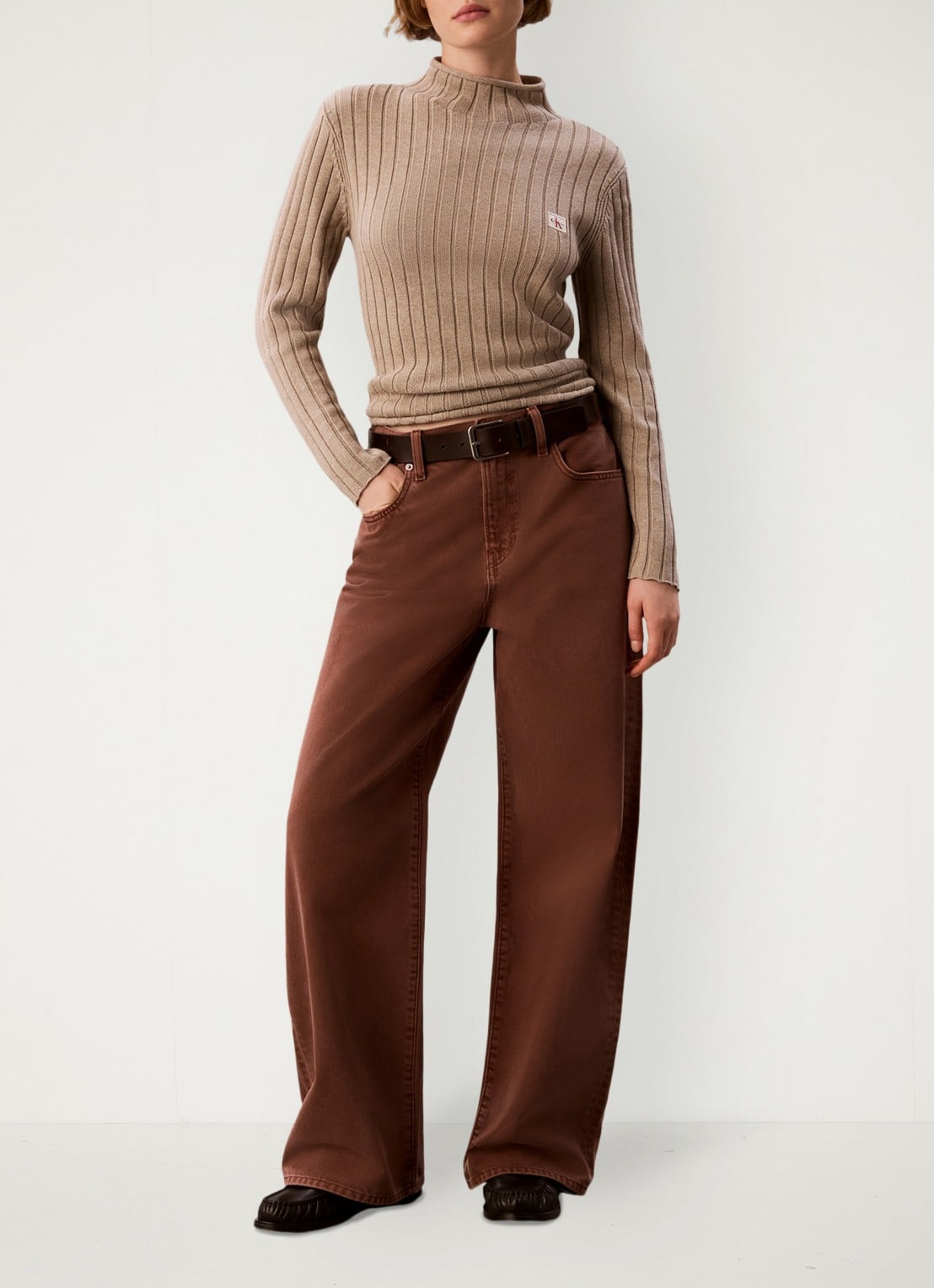 Calvin Klein High waist wide fit jeans met steekzakken - detail 6 kastanjebruin