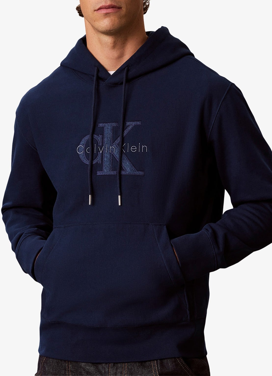 Calvin Klein Hoodie met kangoeroezak en logoprint - detail 4 donkerblauw