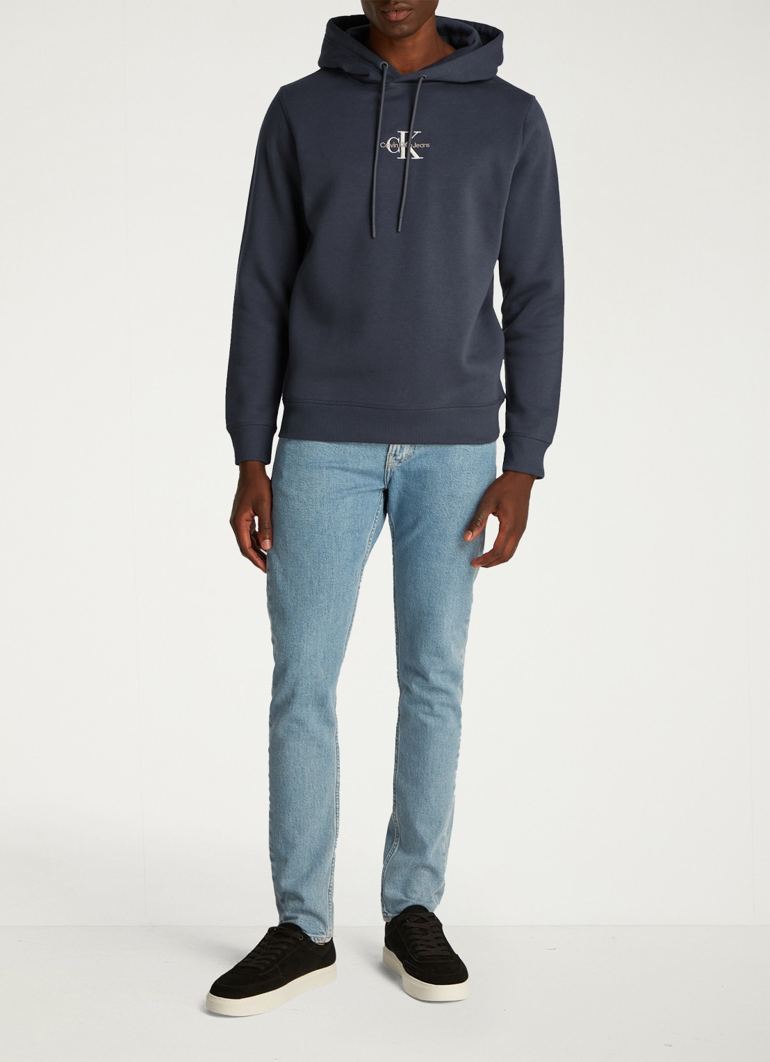 Calvin Klein Hoodie met logoborduring - voorkant 4 indigo