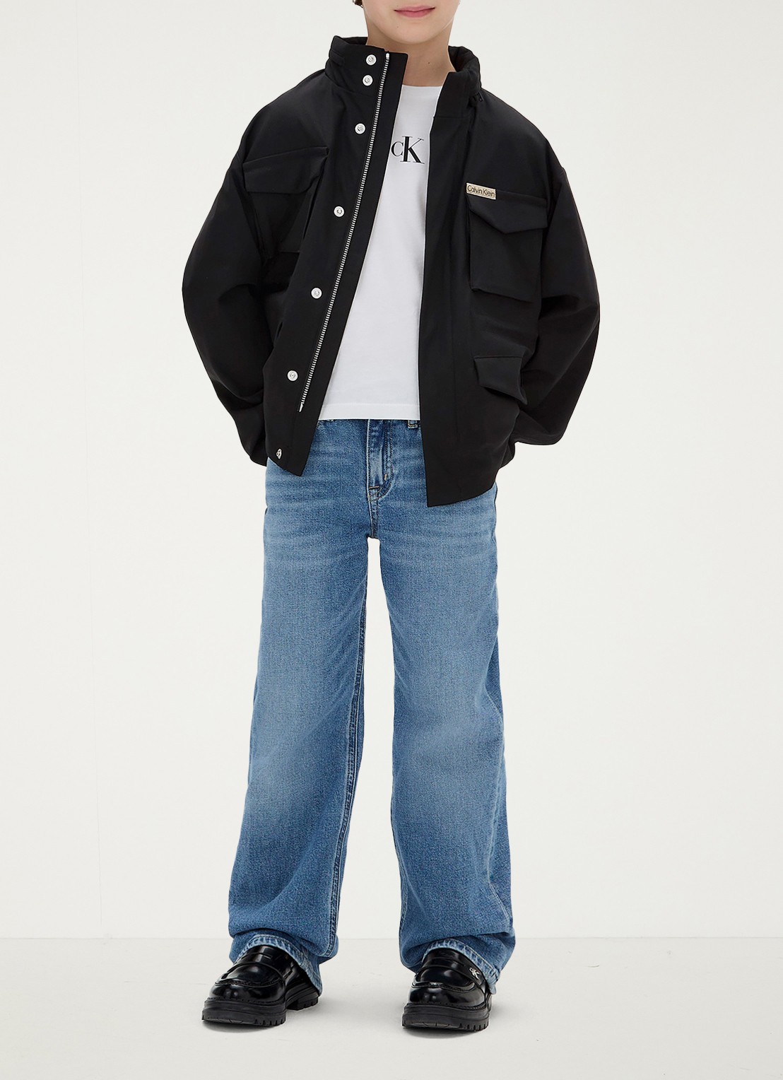 Calvin Klein Jack met klepzakken en capuchon - voorkant 6 zwart