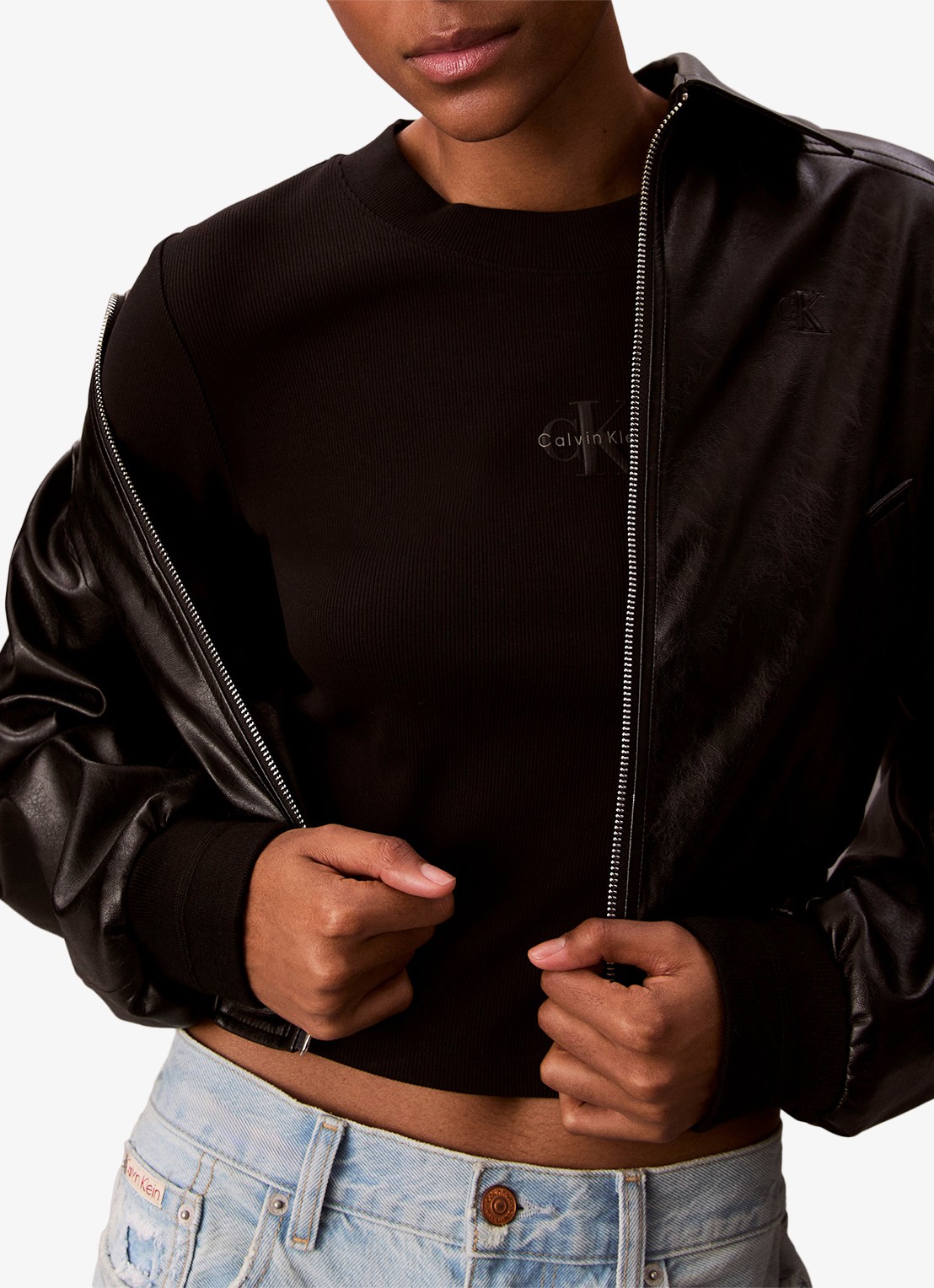 Calvin Klein Longsleeve top met logo en ronde hals - detail 5 zwart