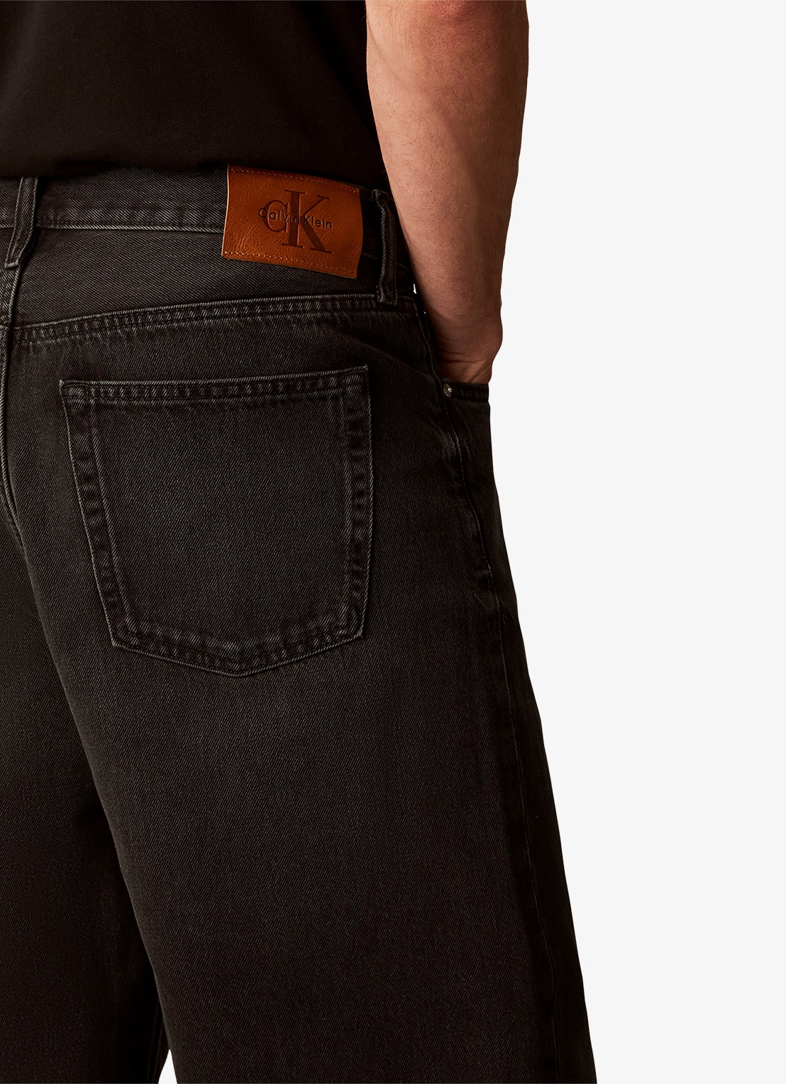 Calvin Klein Loose fit jeans met donkere wassing - detail 3 indigo