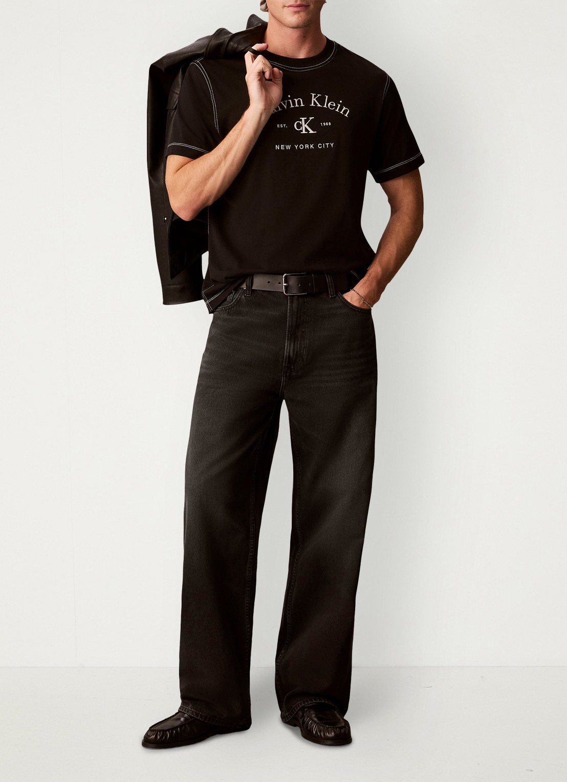 Calvin Klein Loose fit jeans met donkere wassing - voorkant 7 indigo