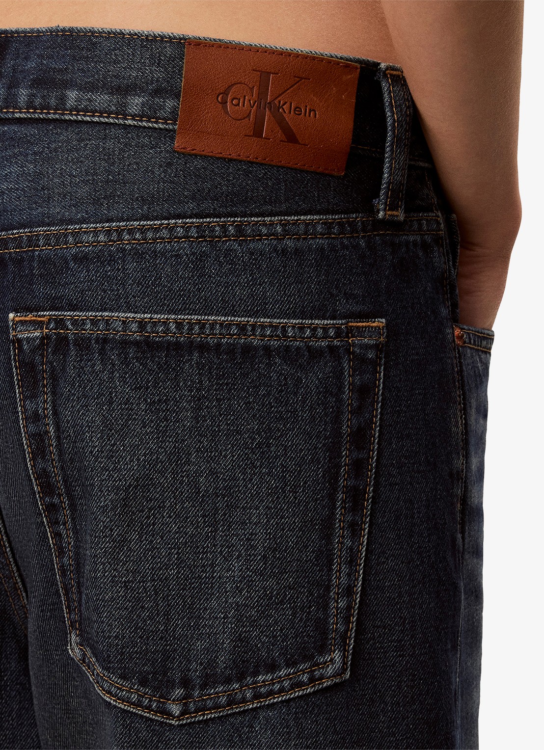 Calvin Klein Low waist wide fit jeans met donkere wassing - detail 4 donkergrijs