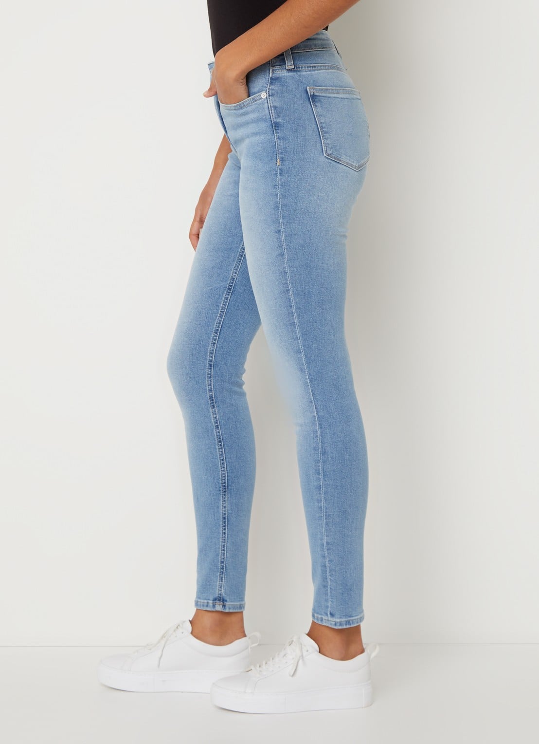 Calvin Klein Mid waist skinny jeans met lichte wassing - detail 3 indigo