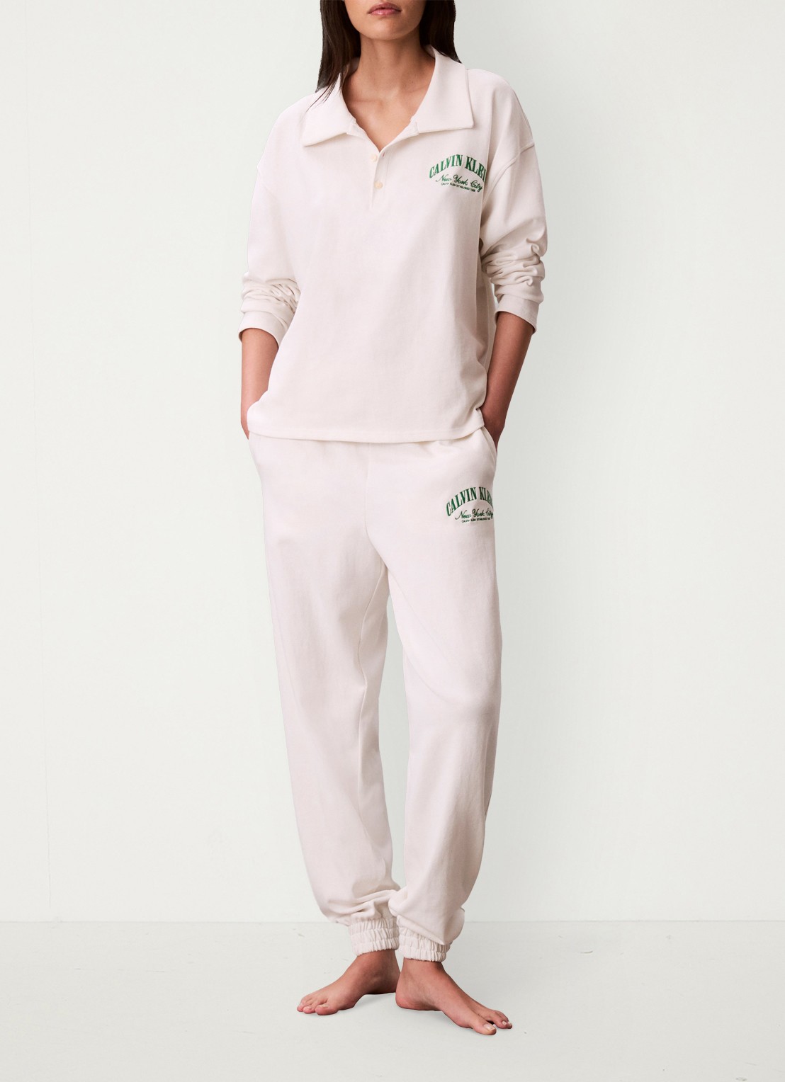 Calvin Klein Mid waist tapered fit joggingsbroek met logo - voorkant 3 wit
