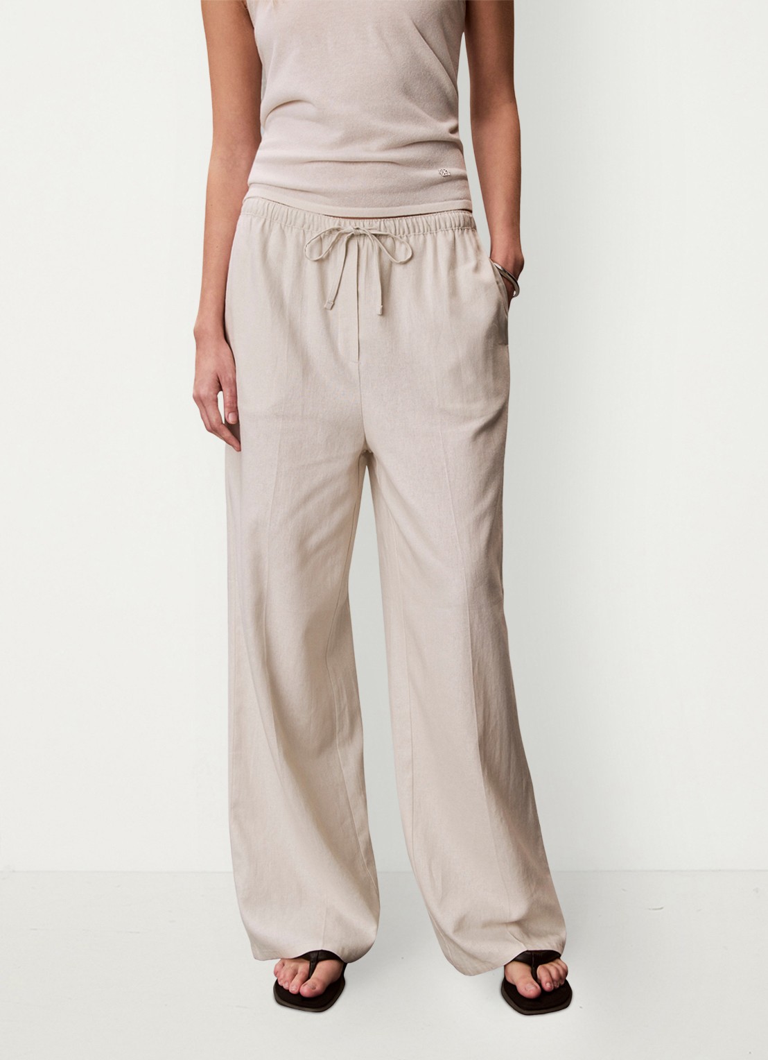 Calvin Klein Mid waist wide fit pantalon in linnenblend - detail 3 beige