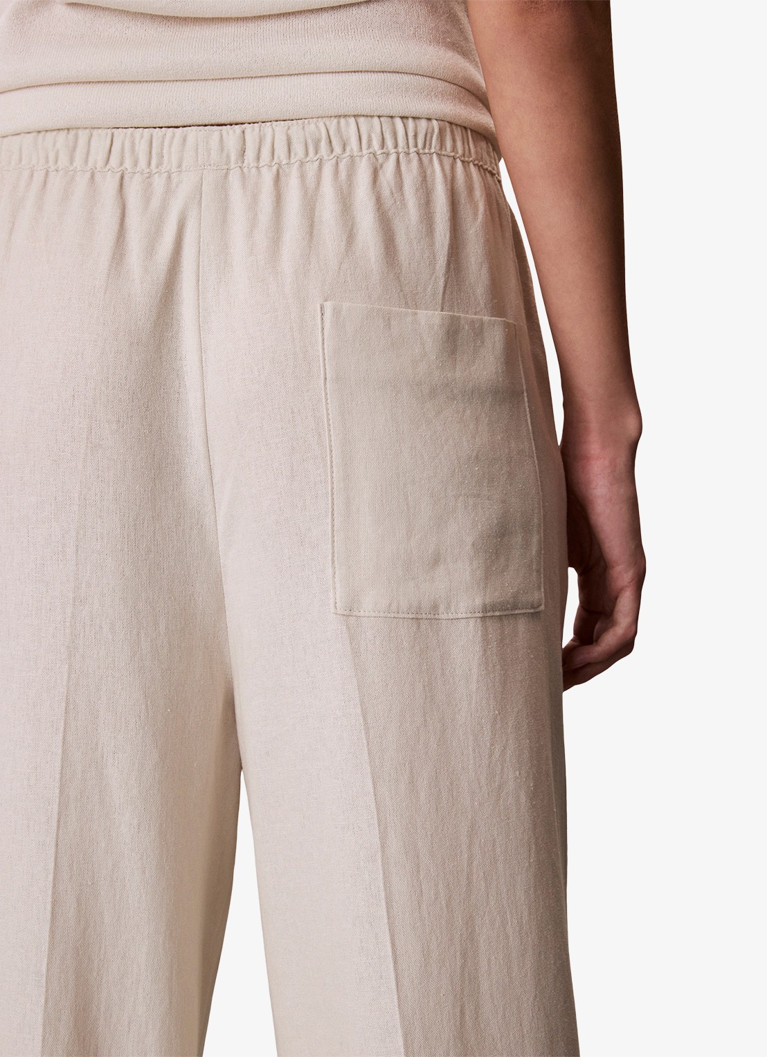 Calvin Klein Mid waist wide fit pantalon in linnenblend - detail 4 beige